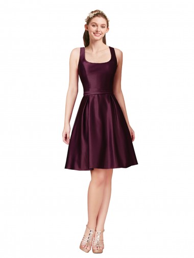 Classic Cocktail Knee Length Satin Bridesmaid Dress / Prom Dress with V Back and Bow Detail